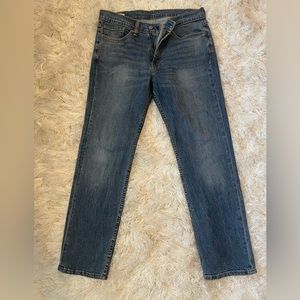 Men’s Levi’s 514 Straight Fit Jeans.